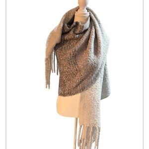 Mer Sea Cozy Gray Two-Tone Knit Scarf/Wrap
